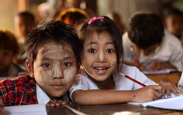 Smiling Burmese kids